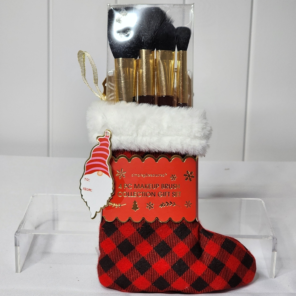 Holiday Makeup Brush Set in Festive Stocking